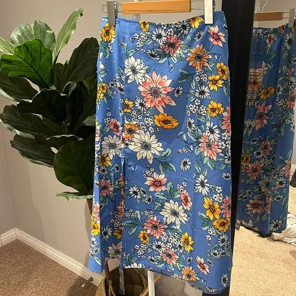 BOG Collective | Floral Midi Skirt - Picture 1 of 6